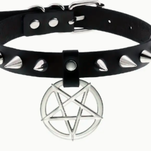 Leather collar with spikes